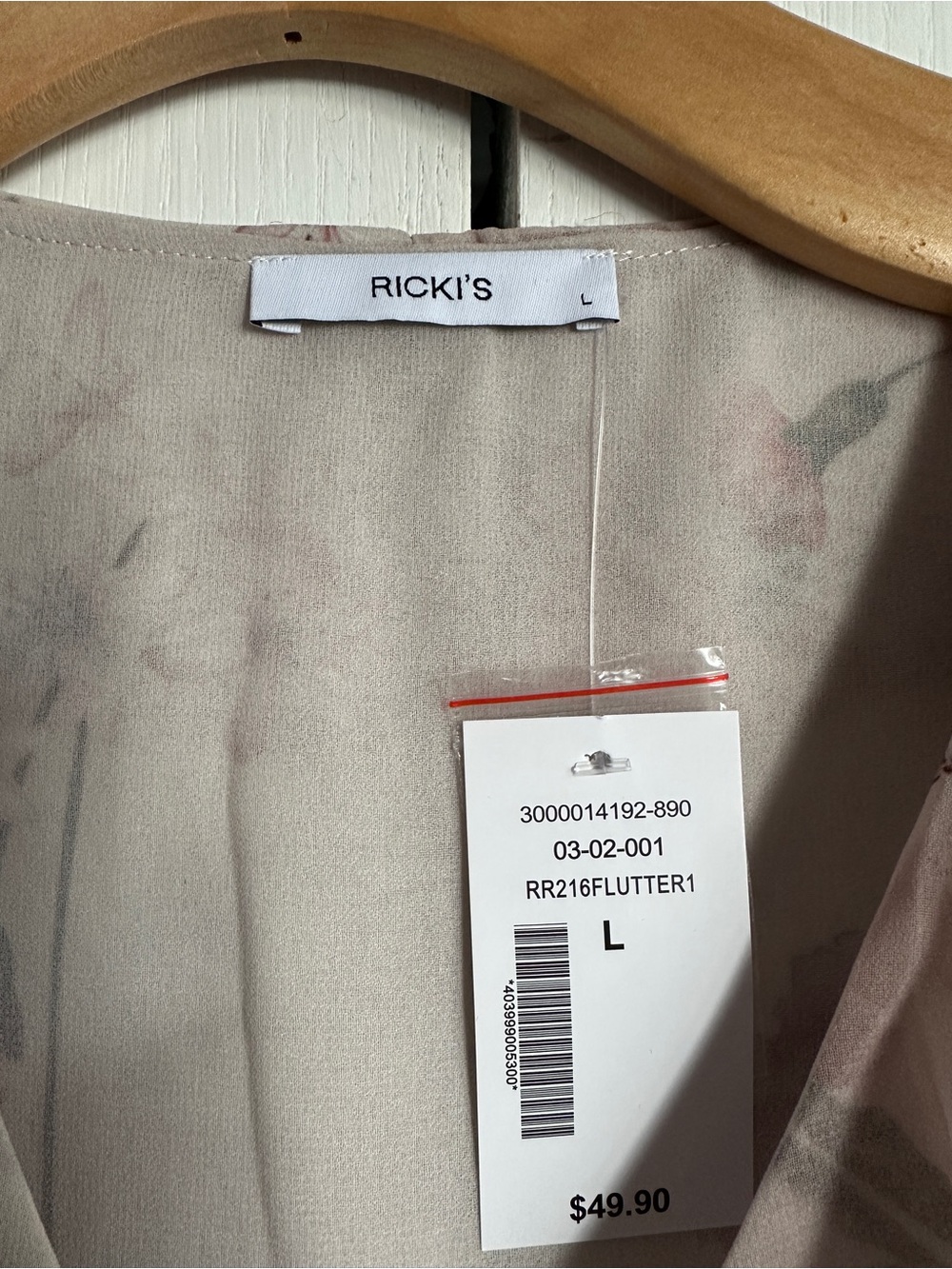 Ricki's Floral Ruffle Cream Button Up Blouse. NWT Size Large - Picture 6 of 9